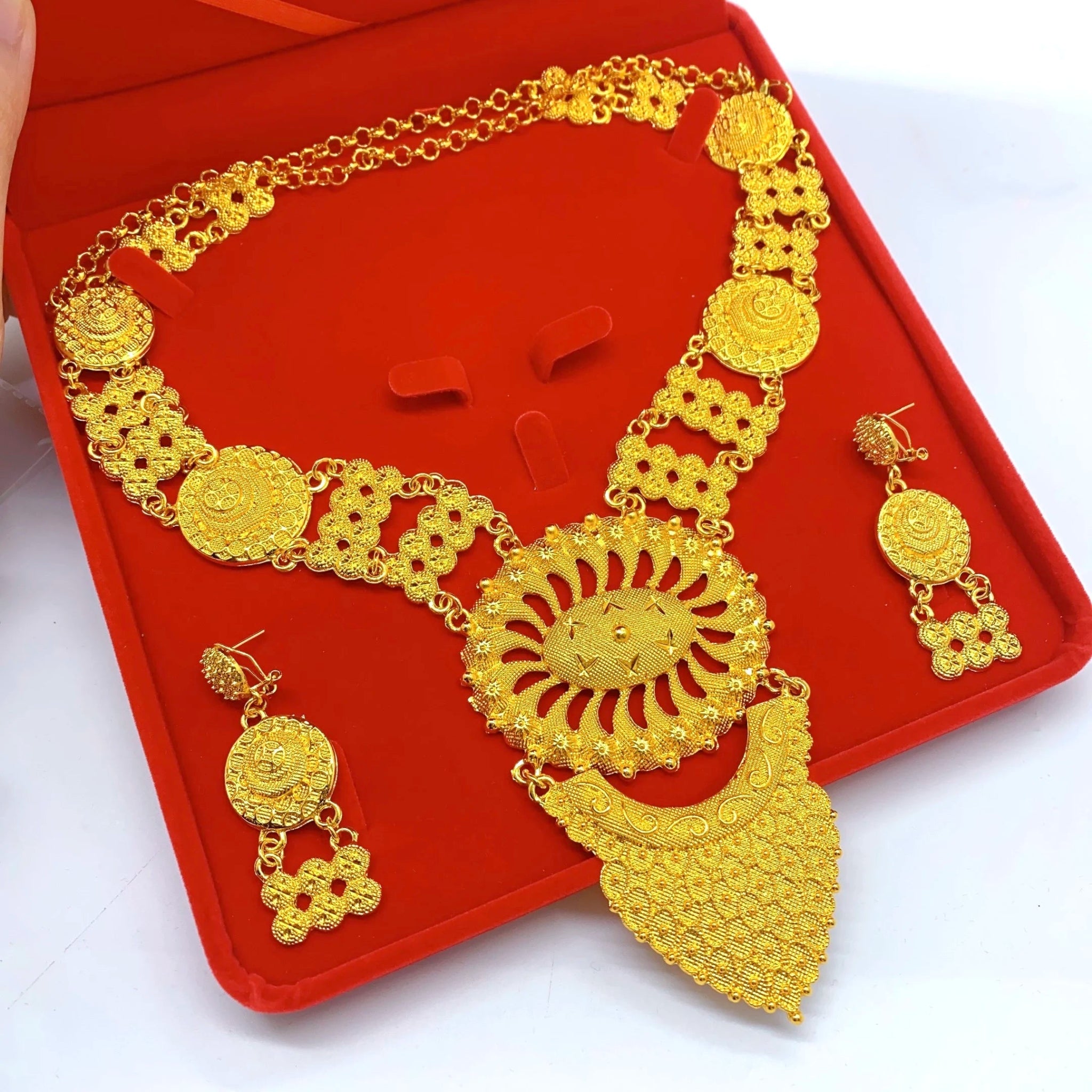 African Bridal Wedding Party Jewelry Set: Gold-Colored Necklace, Earrings, and Big Pendant Ensemble - Flexi Africa - Flexi Africa offers Free Delivery Worldwide - Vibrant African traditional clothing showcasing bold prints and intricate designs